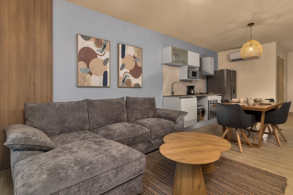 Surfside Beachfront Suites by Playa Caracol Resorts