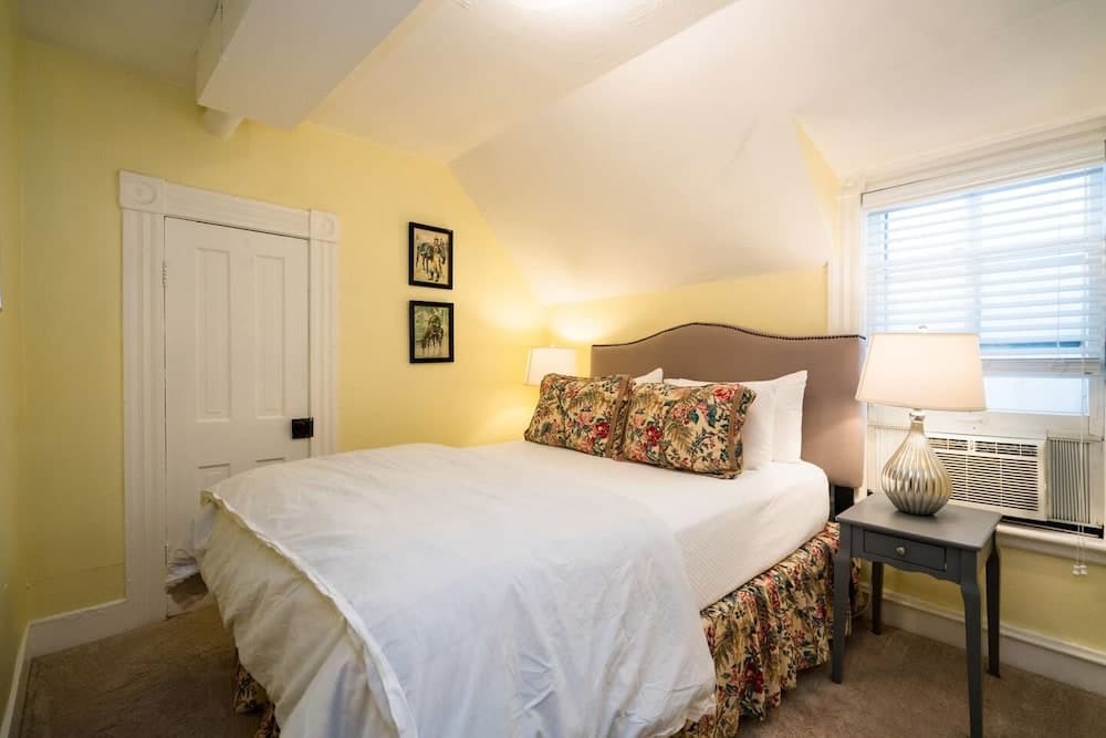 Newly Renovated Rino Retreat