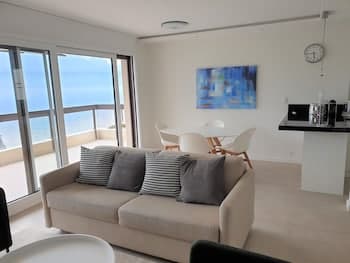 Montreux Elite 2 Bedroom Apartment