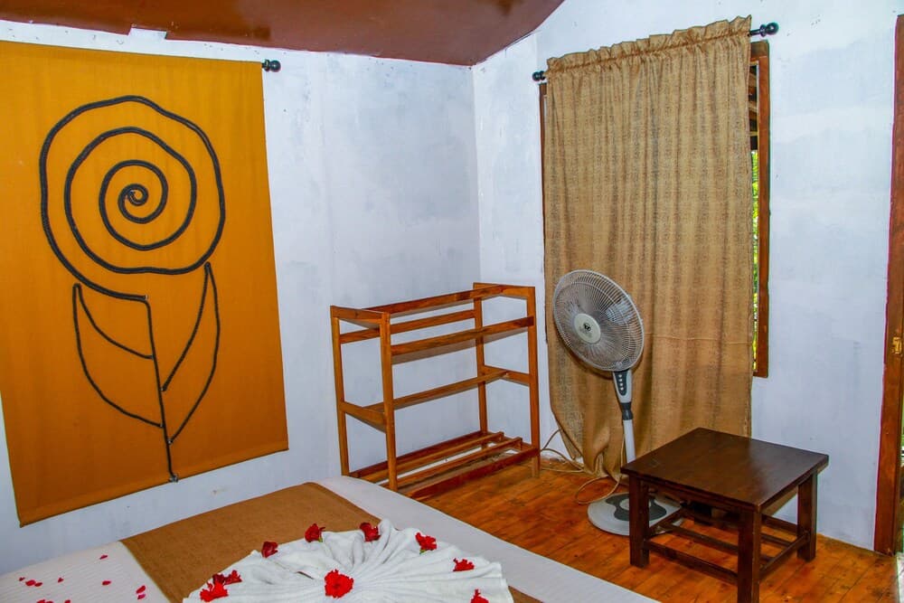 Lake View Tree House