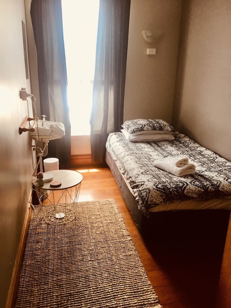 Raglan Harbour View Hotel