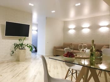 Apartment on Okeanskiy Pr. 90