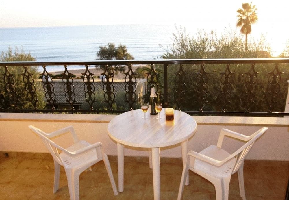 Menigos Type AA2R no 38 Superior Seaview