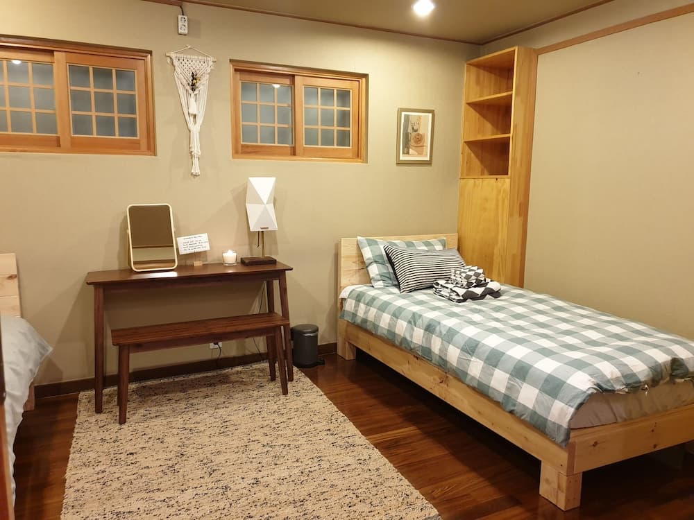 Slow Tree House Hongdae - Caters to Women