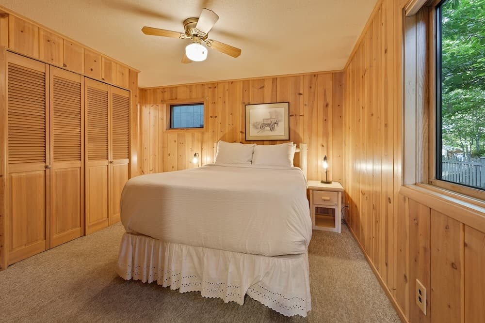 Mirror Pond 2 Bedroom Bungalow by RedAwning