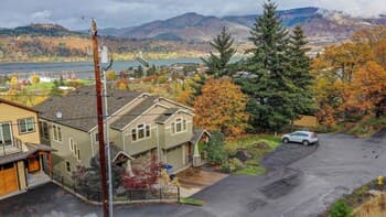 Three Rivers 3 Bedroom Home by Redawning