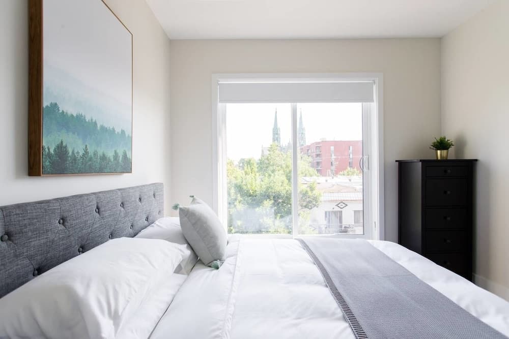 Spectacular and Modern Little Italy Penthouse