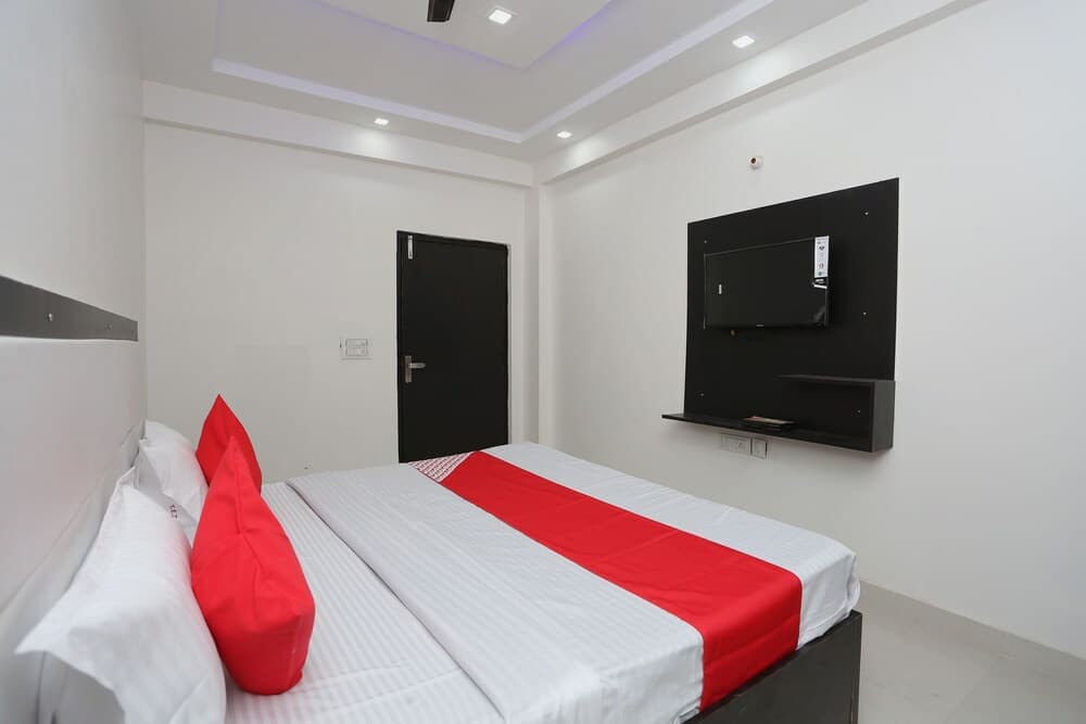 OYO 37381 Hotel The Elite Inn