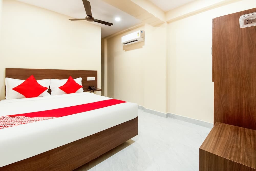 OYO 29061 Suryas Grand