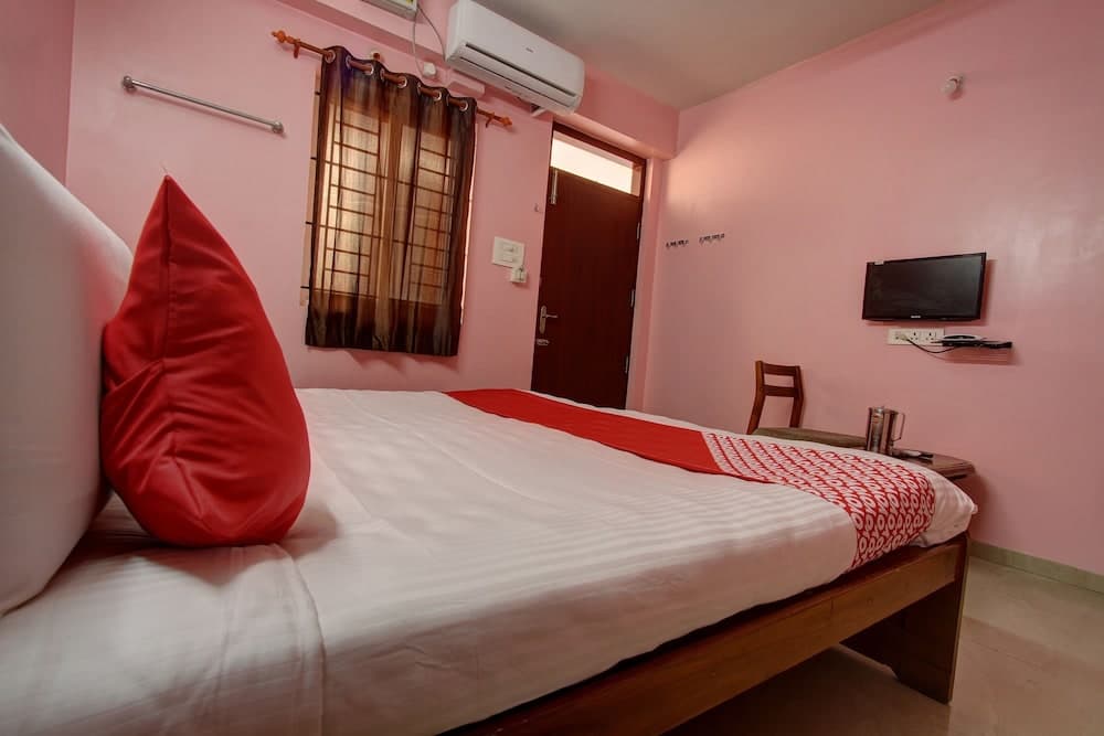 OYO 28738 Abbirami Hotels
