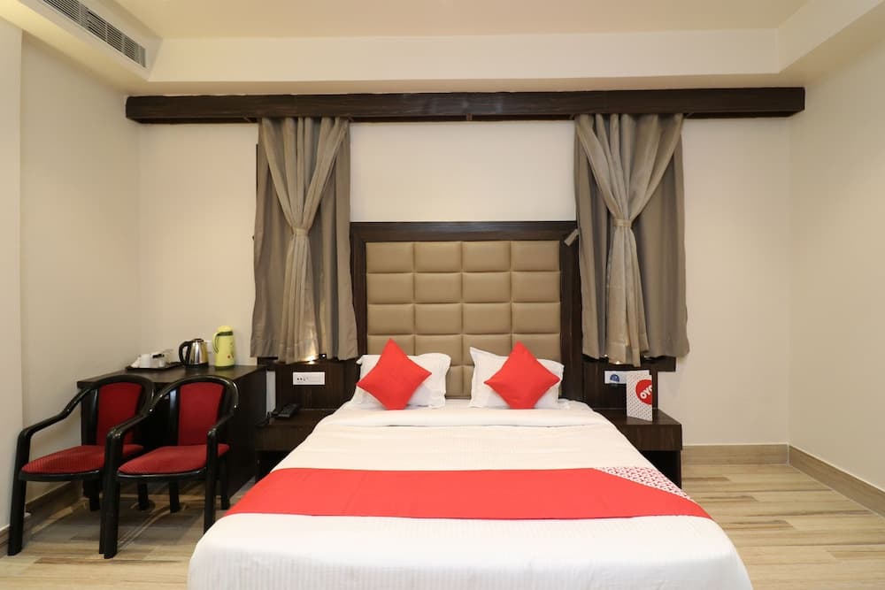 OYO 24608 Sanjay Galaxy Premium