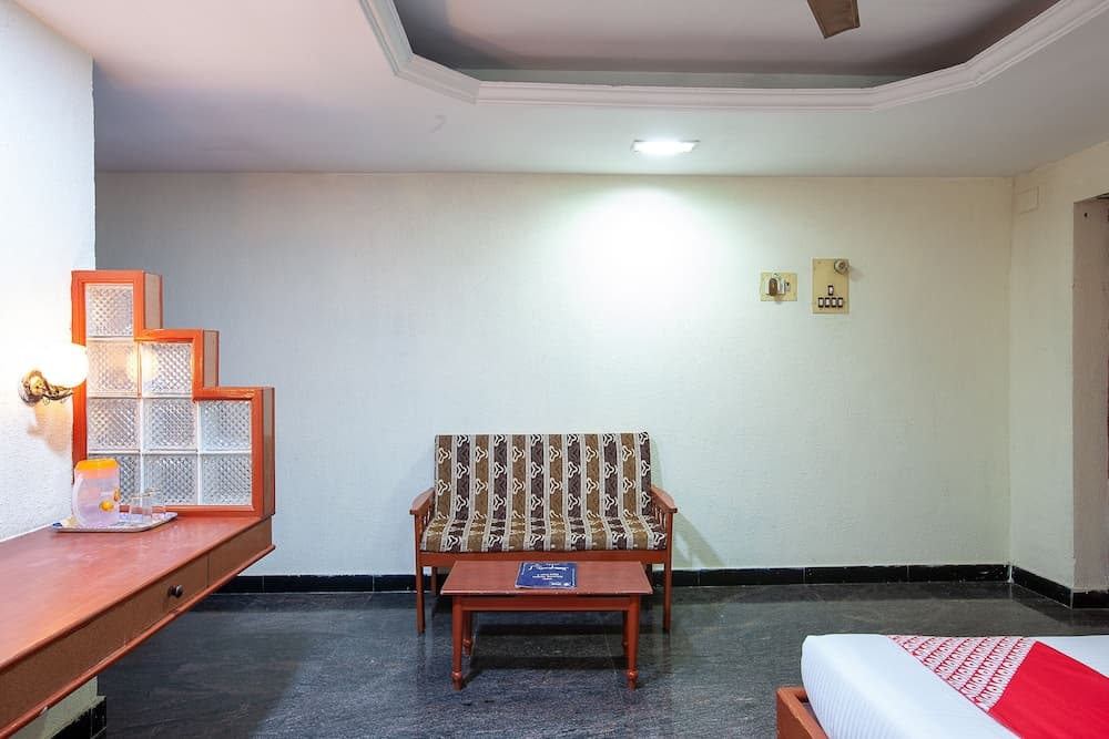 OYO 24963 Hotel Sudha Inn