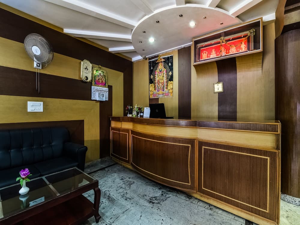 OYO 33010 Hotel Mmr Towers