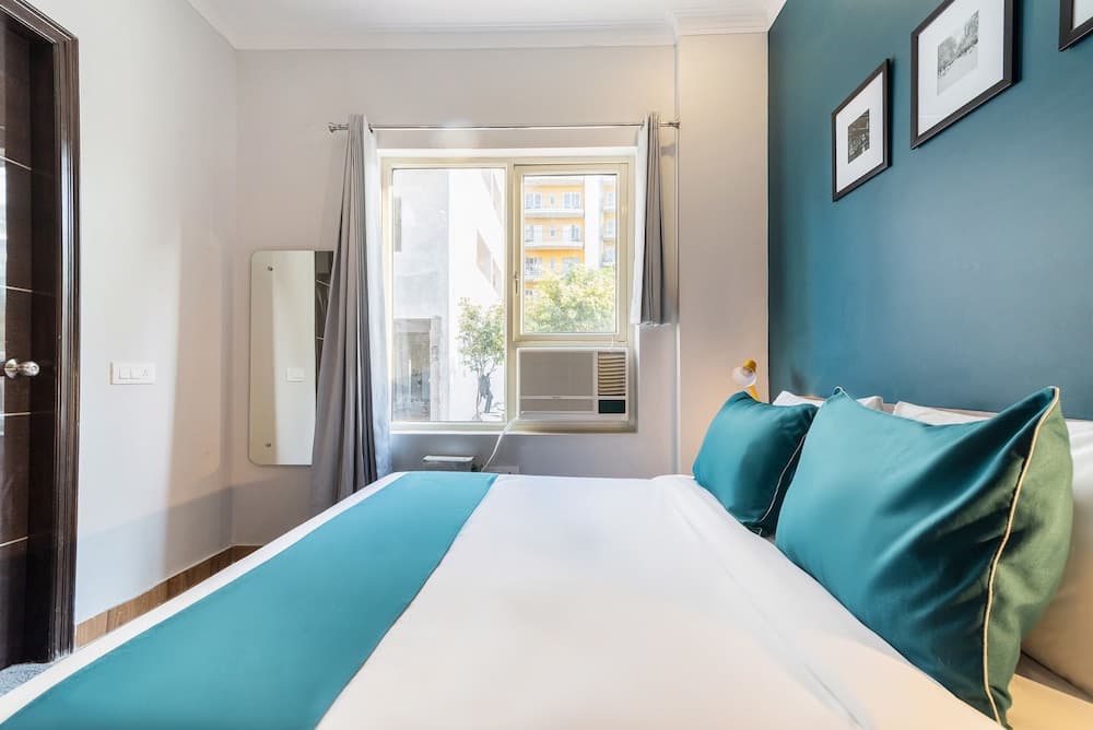 SilverKey Executive Stays 30670 Nehru Ground Faridabad