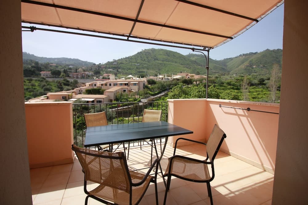 Sun House con piscina by Wonderful Italy