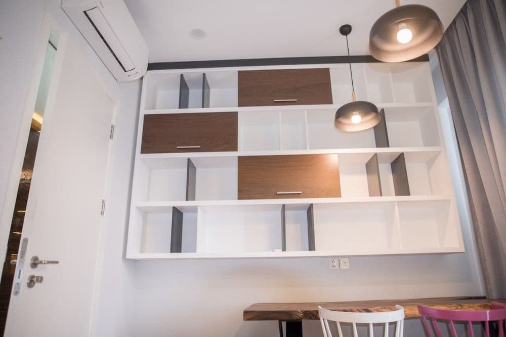 Justay Rivergate Center