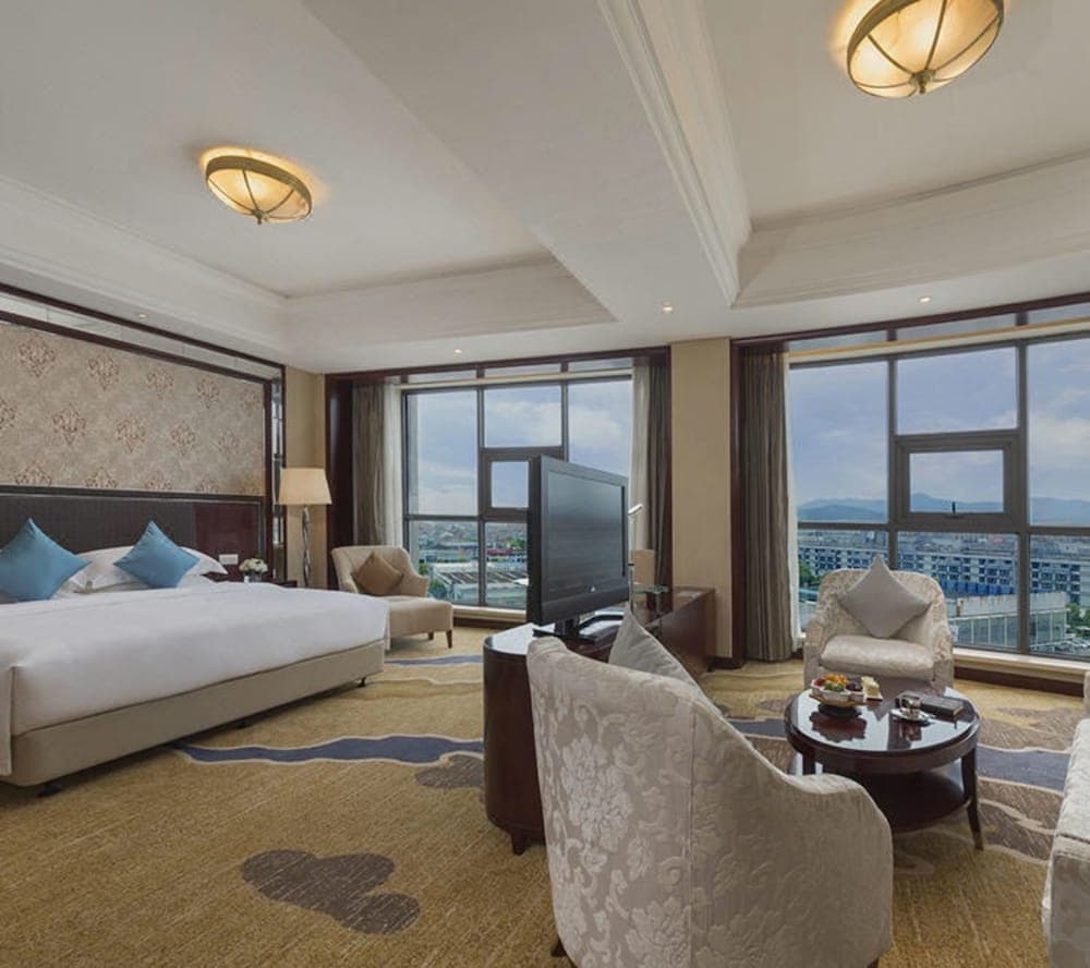 Maison New Century Hotel Cixi