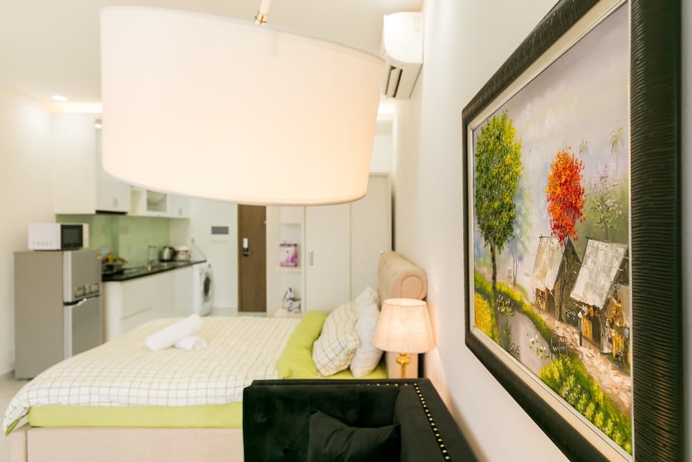 Jennifer House - Millenium Apartment