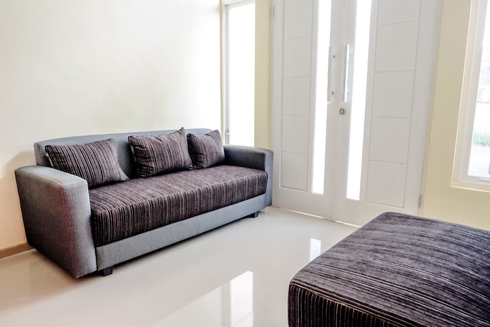 OYO 1165 Cakalang Residence Syariah