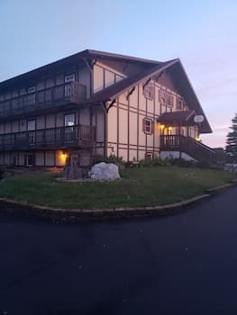 Highland Lodge