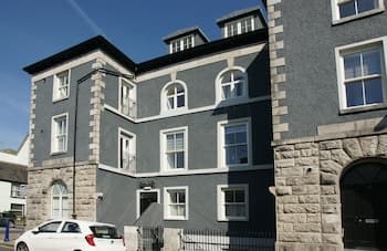 Cs Serviced Apartments