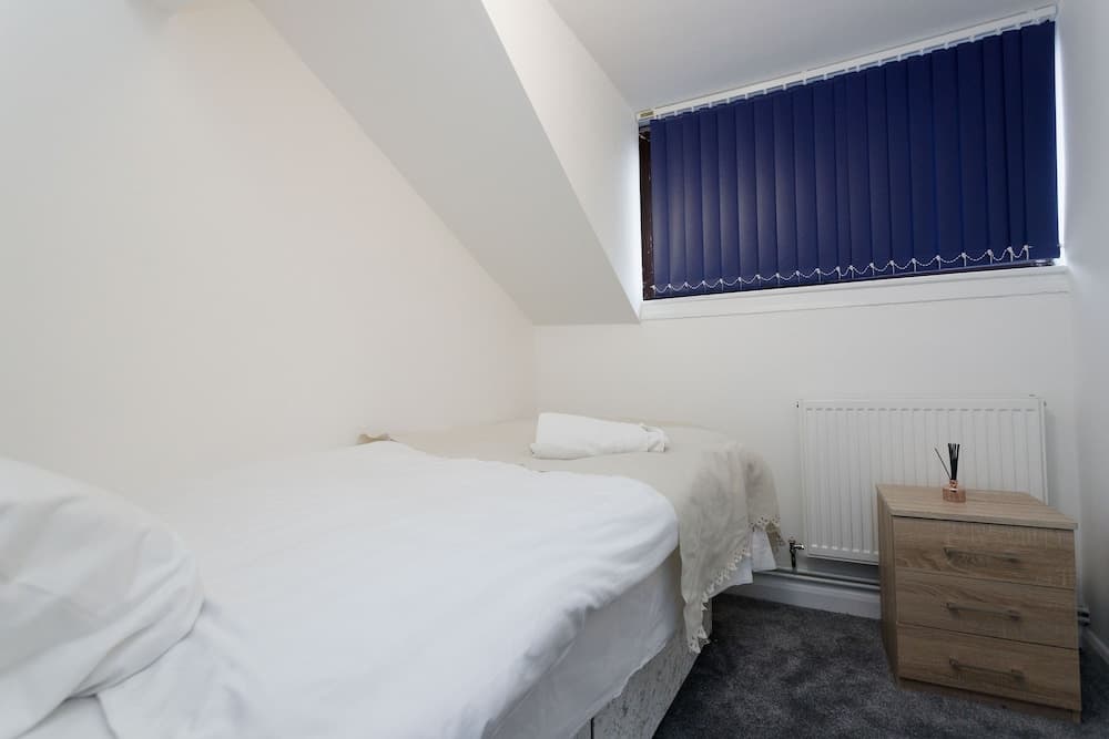 Towler House Apartments 6 Beds in 3 Bedrooms