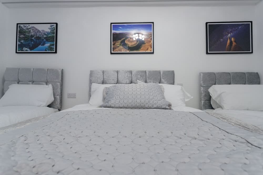 Towler House Apartments 6 Beds in 3 Bedrooms