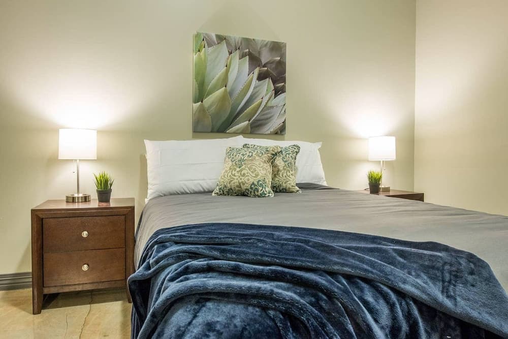 FRONTDESK 500 Ervay Downtown Convention Ctr