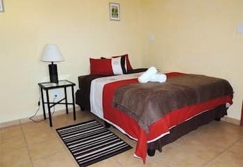 The Farmhouse B&B Beergarden CC