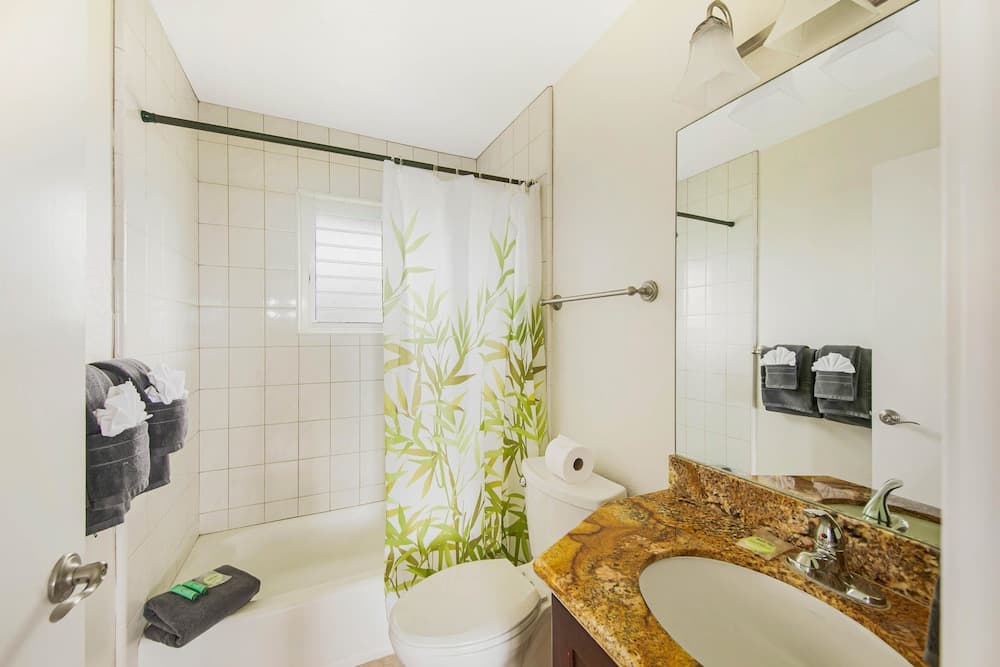 Ali'i Kai 7204 2 Bedroom Condo by Redawning