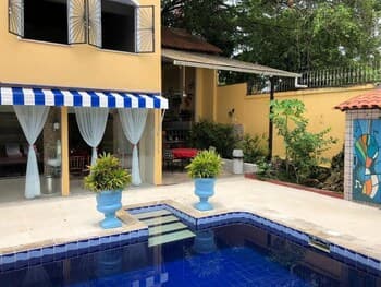 Chez Les Rois Guesthouse