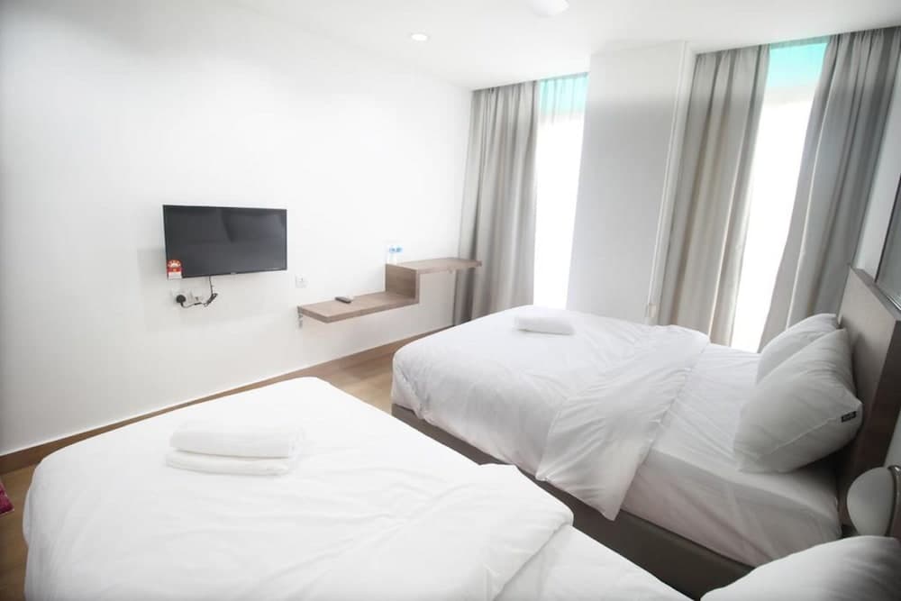 Tropical Hotel at Kota Damansara PJ