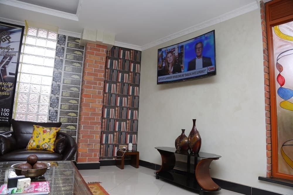 Signature Suites & Hotel