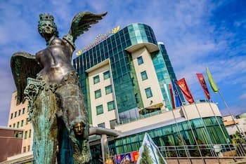 Diplomat Plaza Hotel & Resort