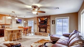 Yosemite Scenic Wonders Anglers Rest 2Bd