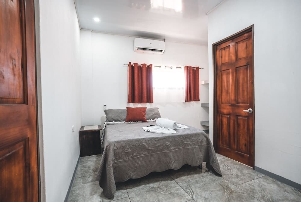 Hotel Hoja de Oro Corcovado