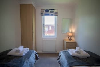 Puddleduck Lodge With Hot Tub, Felmoor Park