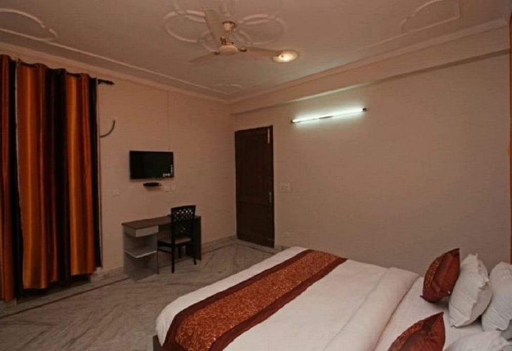 Hotel Petals Elite 2