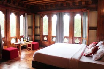 Pinewood Experiential stay and Hideouts