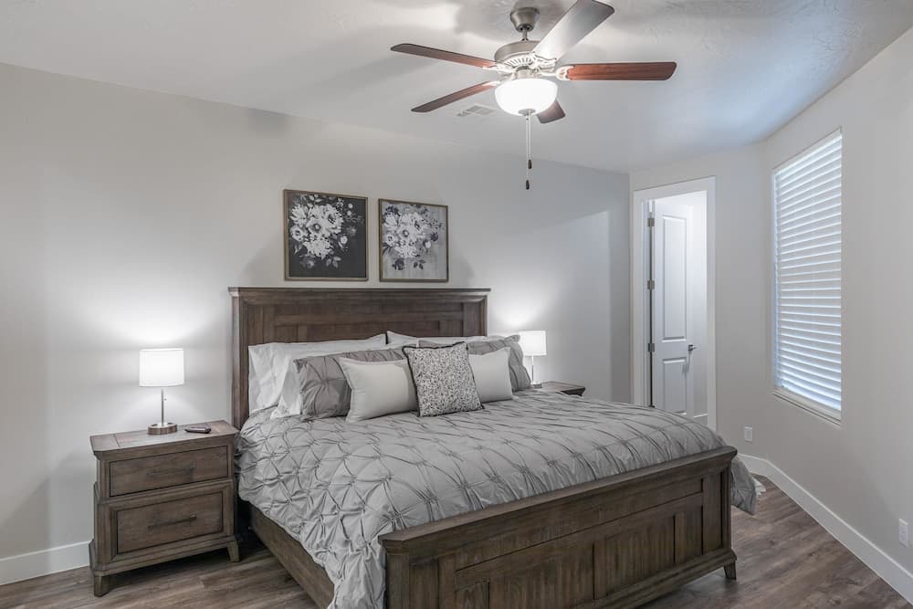 Stargazer Luxury Condo, Rooftop Views, Private Hot Tub