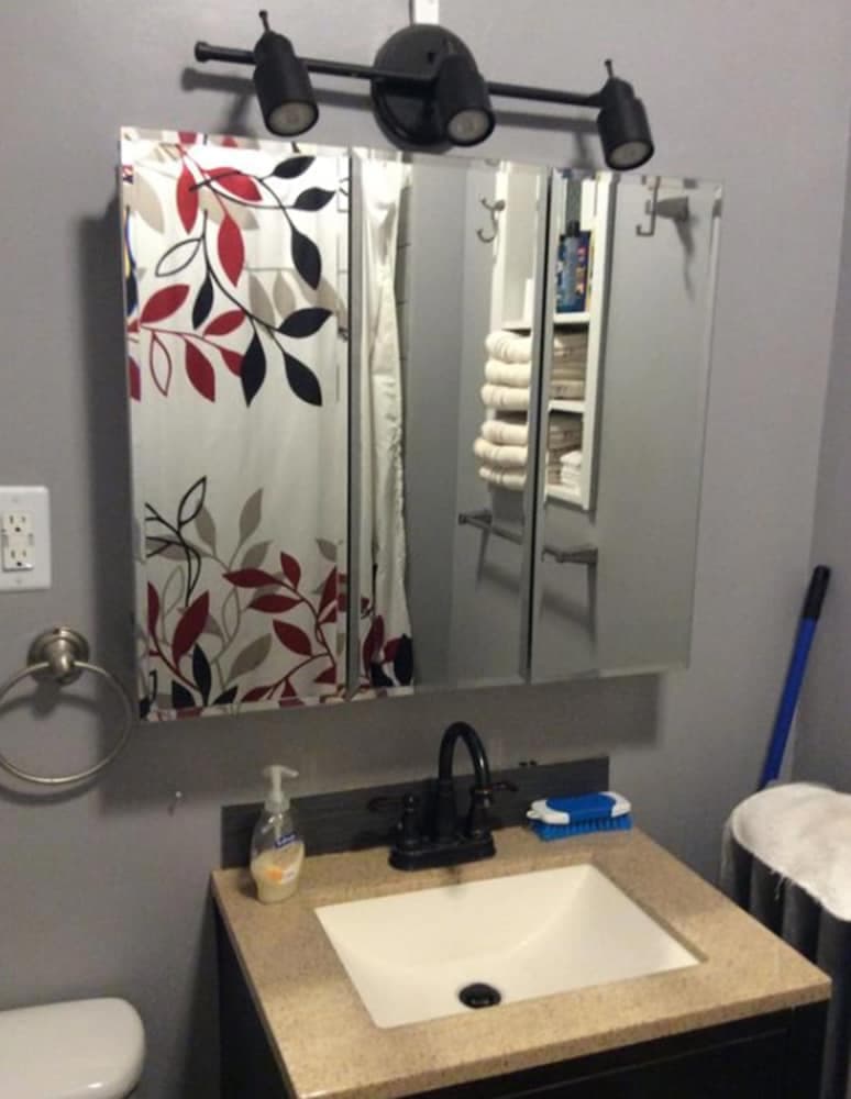 Belmont Hostel - O'Hare Blueline