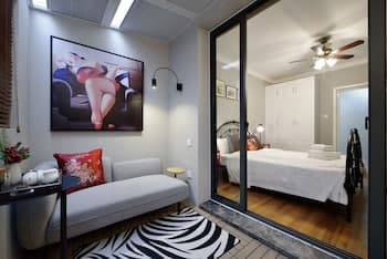 Newly Renovated 1BDR Apt Old Shanghai