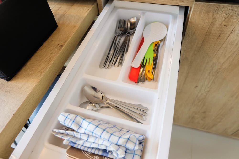 Modern and Bright 2BR Green Pramuka Apartment