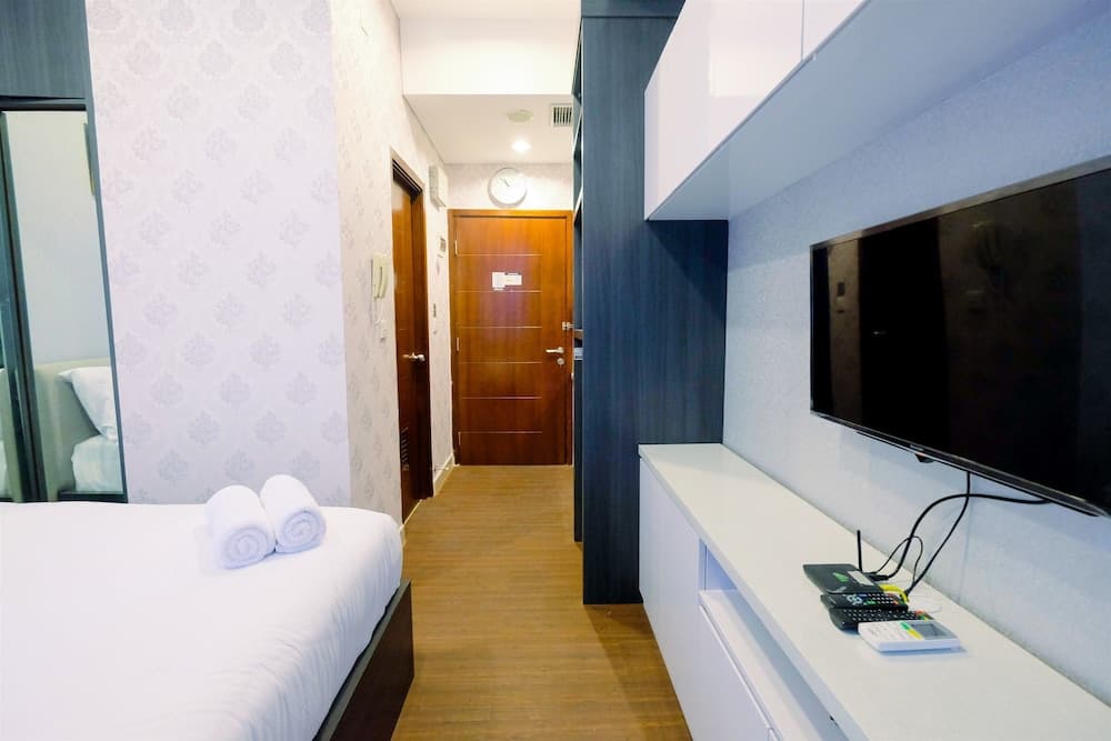 Best Price Studio Apartment at Capitol Park Residence