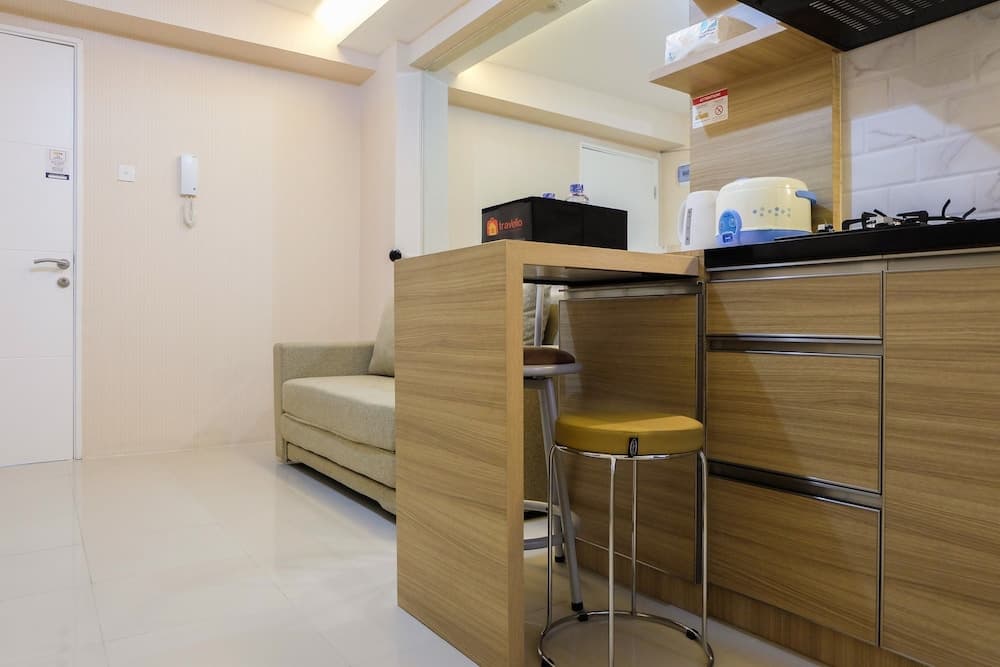 Clean 2BR Bassura City Apartment