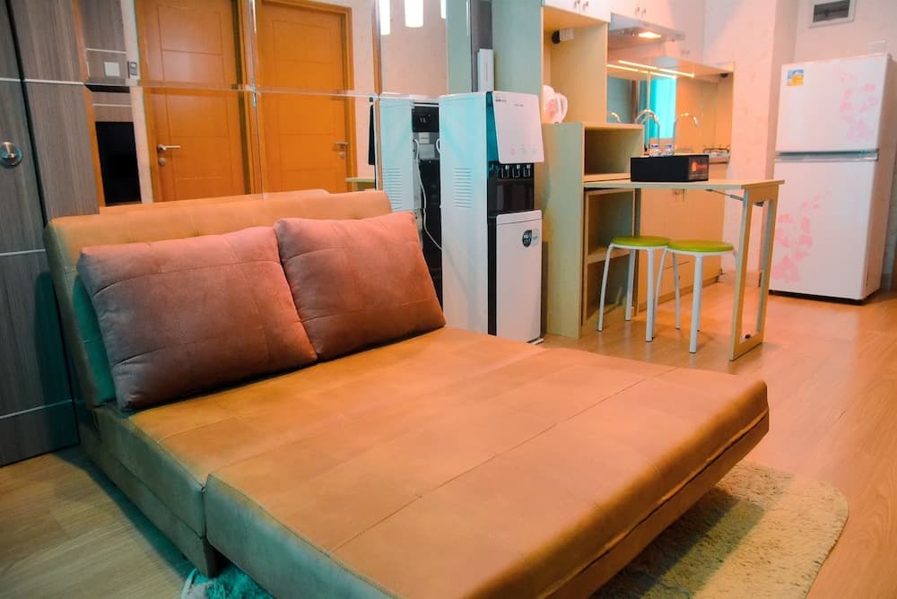 Full Parquette 2BR @ Cinere Bellevue Apartment