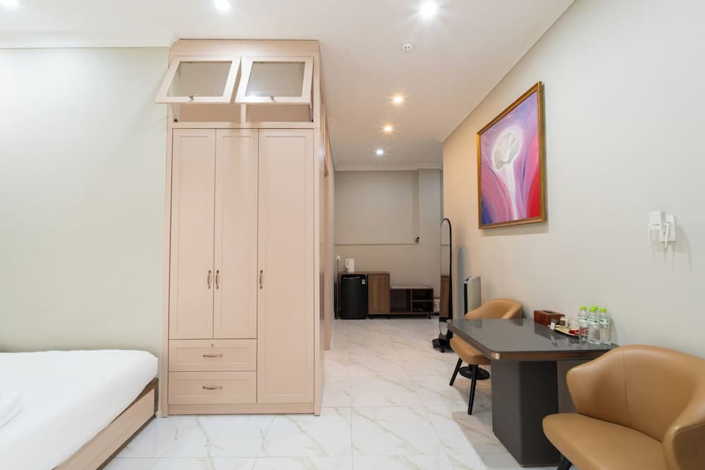 N Queen Apartment Hotel