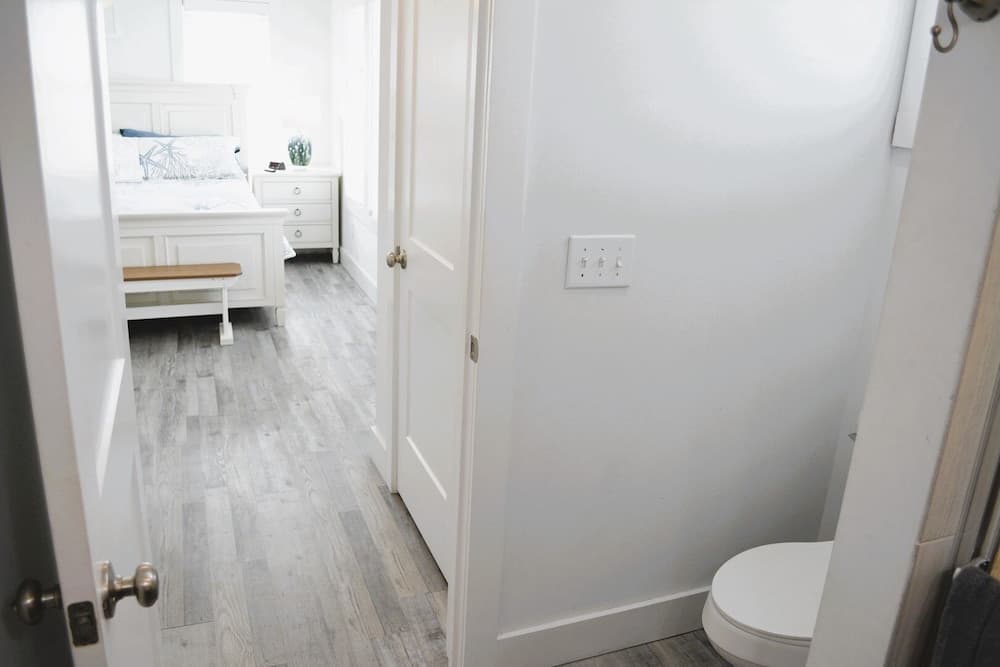 Nautilus 6 Bedroom Home by RedAwning