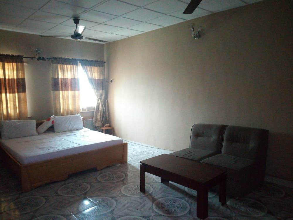 De Lawrence Court and Suites Abeokuta