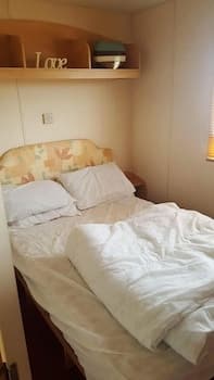 T & J's Caravan - 251 Happy Day's